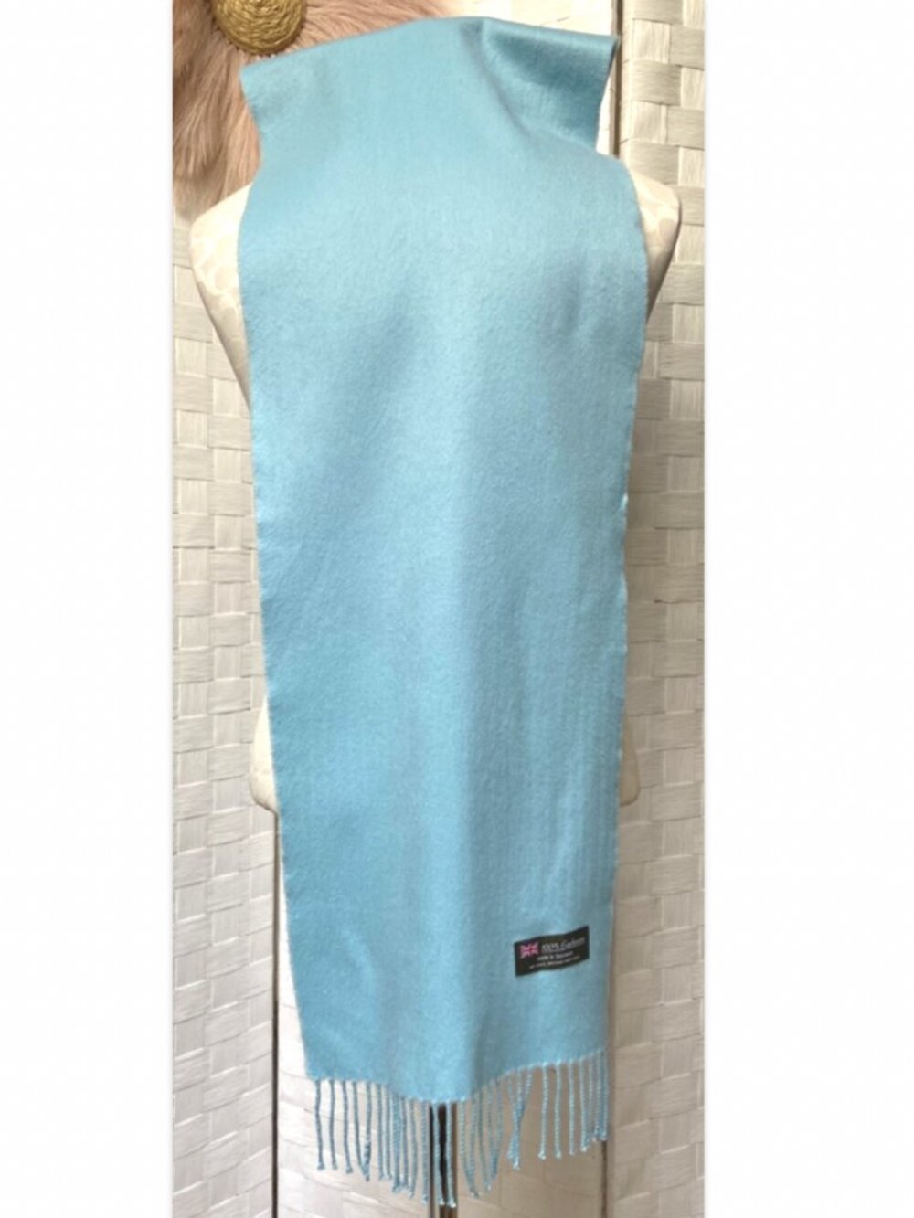 100% Cashmere Made In Scotland Rectangle Baby Blue Tassel Scarf - Picture 5 of 6